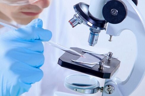 Diagnosis of prostatitis and its treatment with medications.