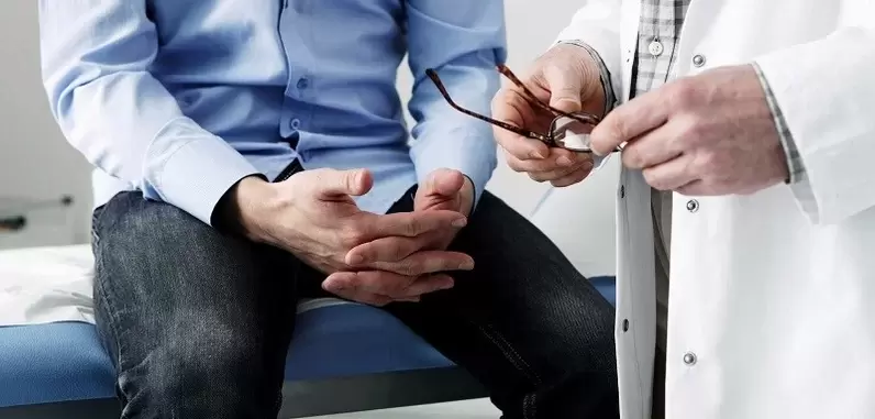 At the first signs of prostatitis, a urologist should be consulted to confirm the diagnosis.